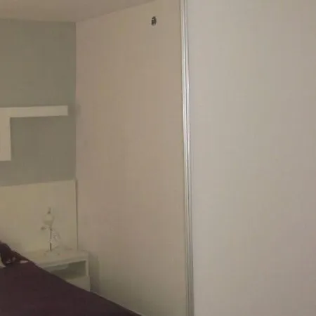 Apartment Paula - One Bedroom With Terrace 3