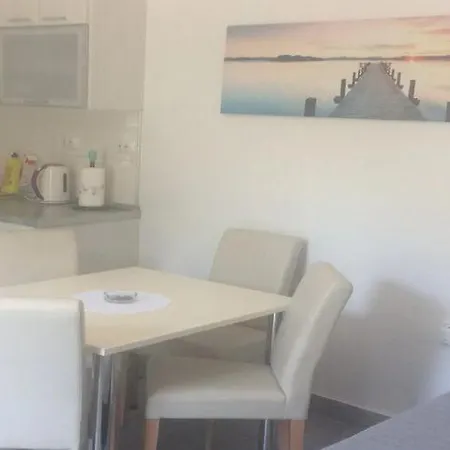 Paula - One Bedroom With Terrace 3 Apartment Jezera