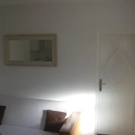 Paula - One Bedroom With Terrace 3 Apartment Jezera