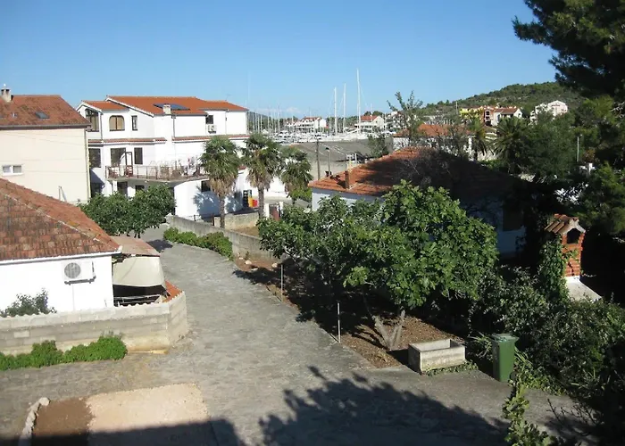 Appartement Paula - One Bedroom With Terrace 3 Jezera